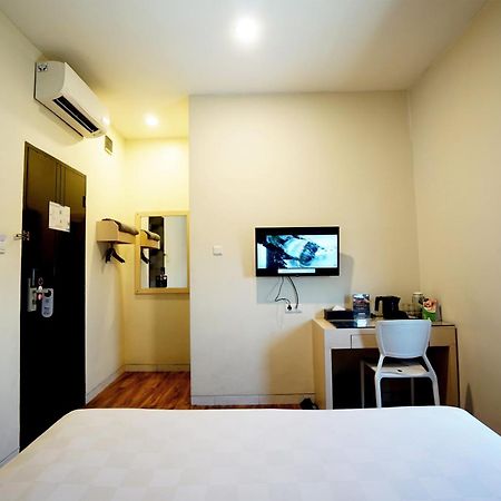 Hotel 88 Mangga Besar Raya 120 Jakarta By Wh Luaran gambar