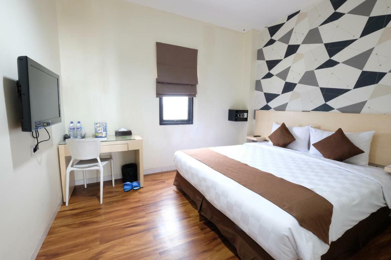 Hotel 88 Mangga Besar Raya 120 Jakarta By Wh Luaran gambar