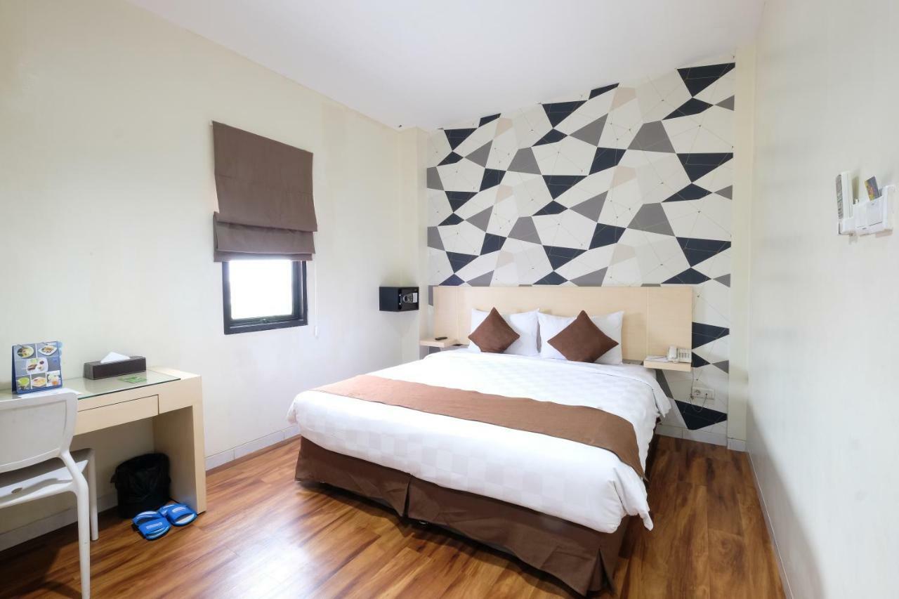 Hotel 88 Mangga Besar Raya 120 Jakarta By Wh Luaran gambar