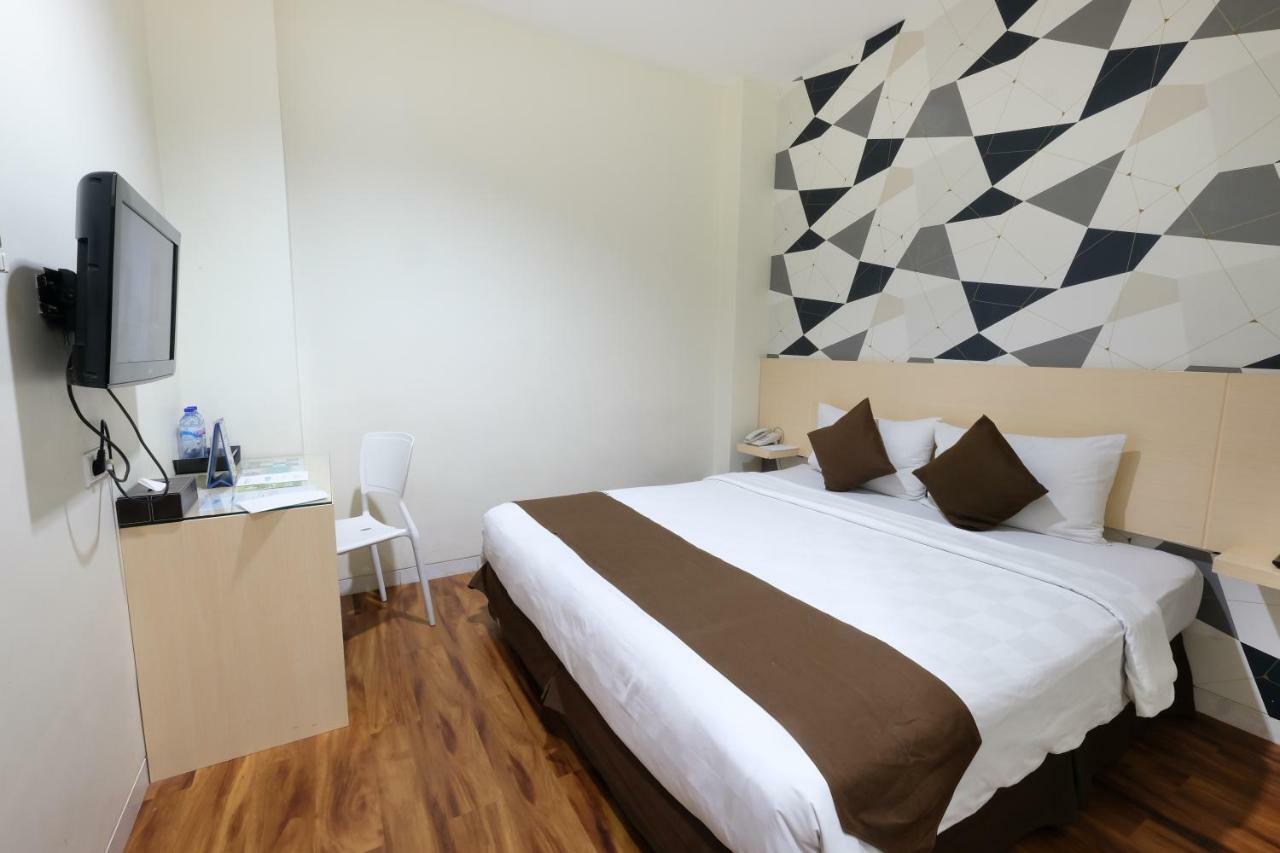 Hotel 88 Mangga Besar Raya 120 Jakarta By Wh Luaran gambar